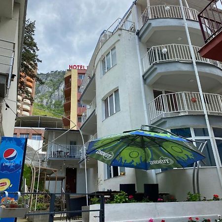 Pensiunea Ambasador Băile Herculane Exteriör bild